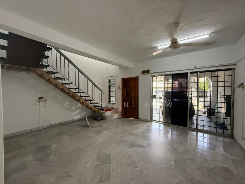 2-storey Terraced House for Sale in Puchong Perdana (Selangor) - Carmen Kew - Living Room - PropertyGuru.com.my