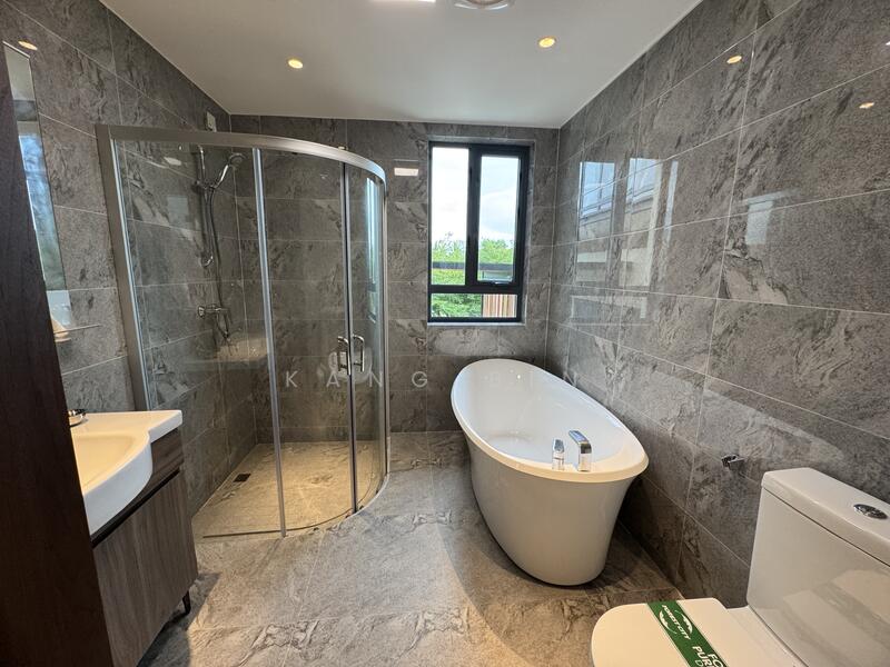 Cluster House for Sale in Forest City (Gelang Patah) - Kang Bin - Bathroom - PropertyGuru.com.my