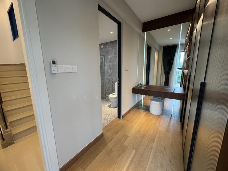 Cluster House for Sale in Forest City (Gelang Patah) - Kang Bin - Corridor - PropertyGuru.com.my