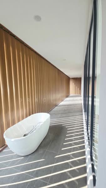 Bungalow for Sale in Taman Equine (Seri Kembangan) - Grace Tan - Corridor - PropertyGuru.com.my