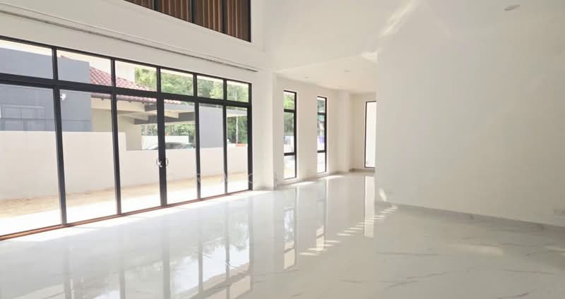 Bungalow for Sale in Taman Equine (Seri Kembangan) - Grace Tan - Living Room - PropertyGuru.com.my