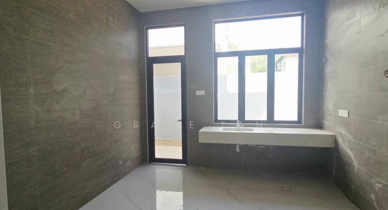 Bungalow for Sale in Taman Equine (Seri Kembangan) - Grace Tan - Bathroom - PropertyGuru.com.my