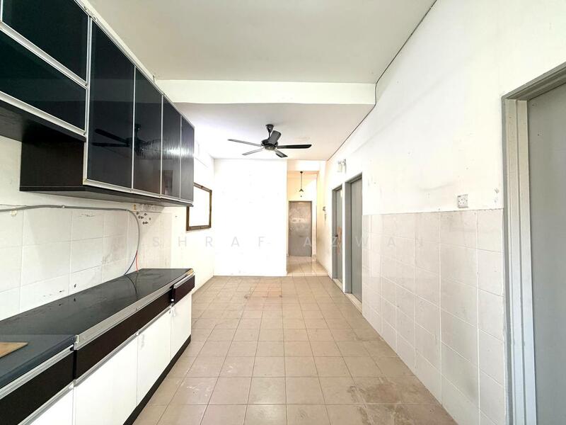 1-storey Terraced House for Sale in Klang (Selangor) - Ashraf Azwan - Kitchen - PropertyGuru.com.my