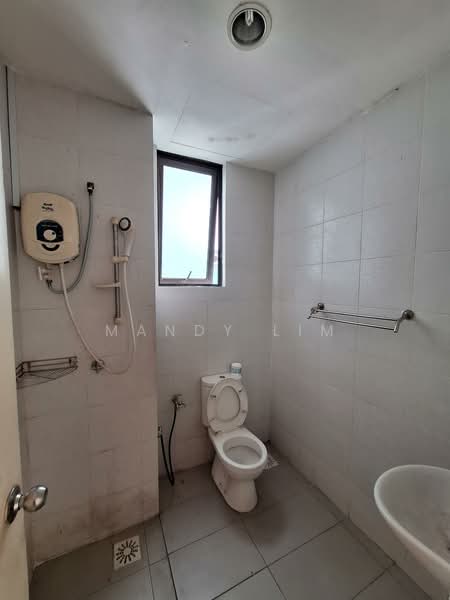 Kondominium untuk Dijual di Serin Residency - Mandy Lim - Bathroom - PropertyGuru.com.my