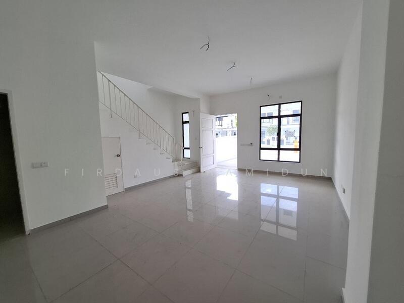 2-storey Terraced House for Sale in Shah Alam (Selangor) - Firdaus Hamidun - Living Room - PropertyGuru.com.my