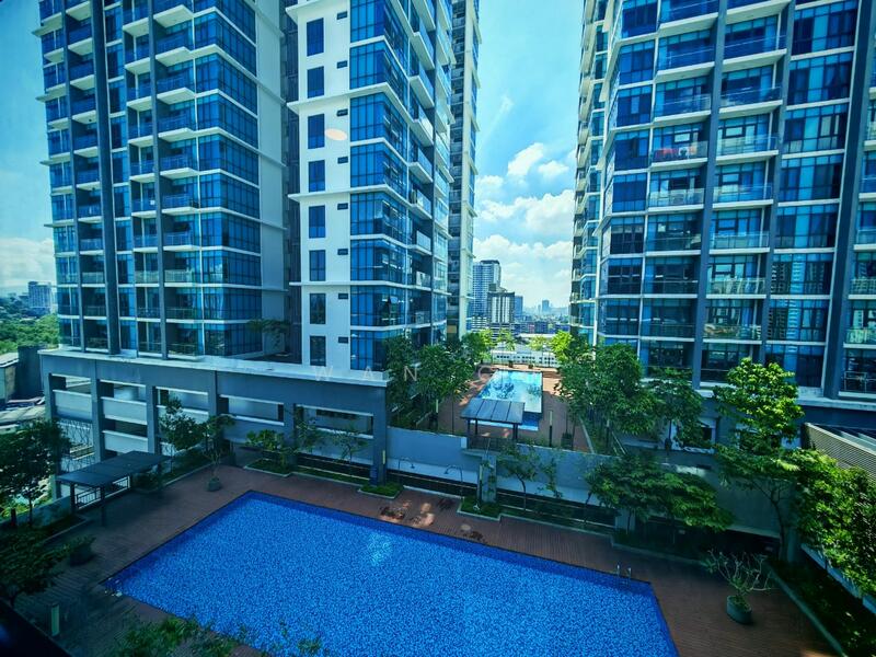 Kediaman Servis untuk Dijual di Pacific Star (Service Residence) - Wan CH - View from window - PropertyGuru.com.my