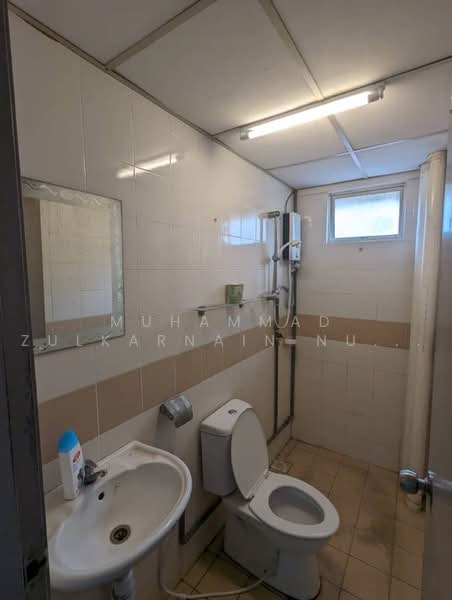 Kondominium untuk Dijual di Puncak Banyan - Muhammad Zulkarnain Nur Salim - Bathroom - PropertyGuru.com.my