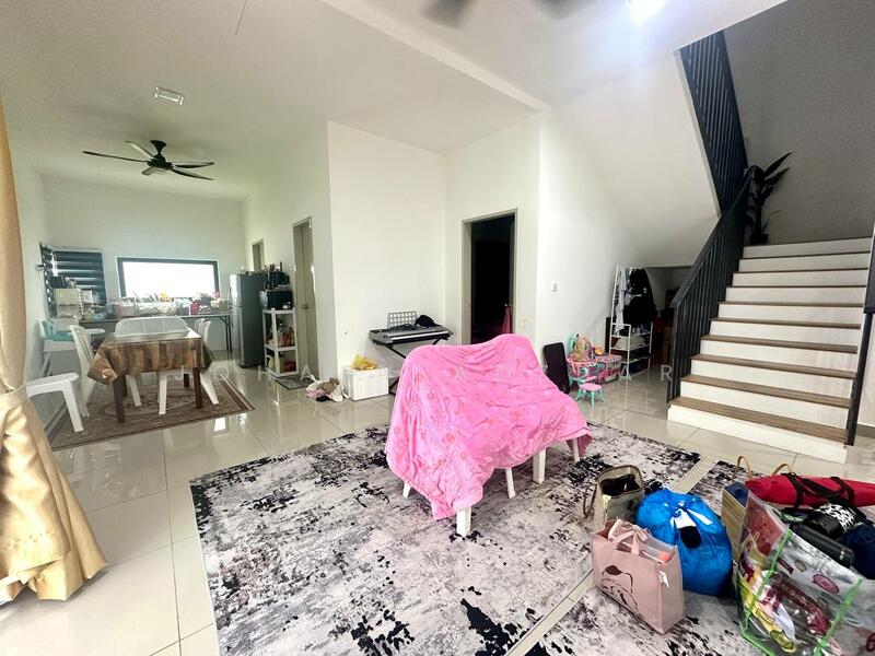 Semi-Detached House for Sale in Shah Alam (Selangor) - Johary Adzhar - Living Room - PropertyGuru.com.my
