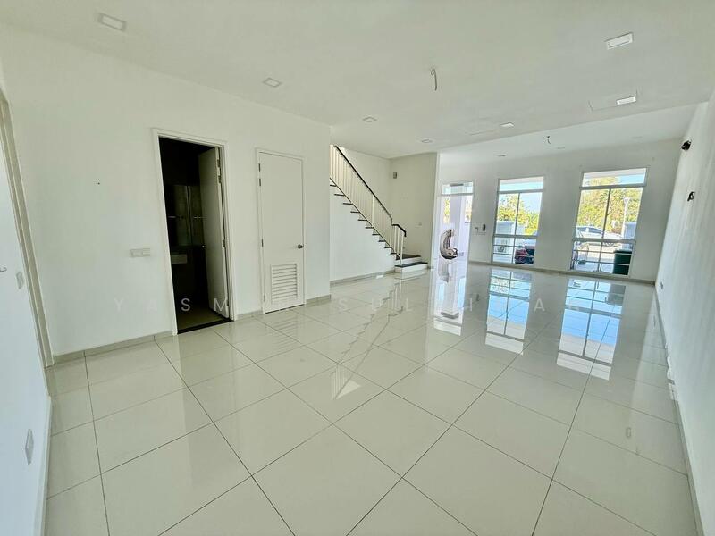 2-storey Terraced House for Sale in Semenyih (Selangor) - Yasmin Sulaiman - Living Room - PropertyGuru.com.my