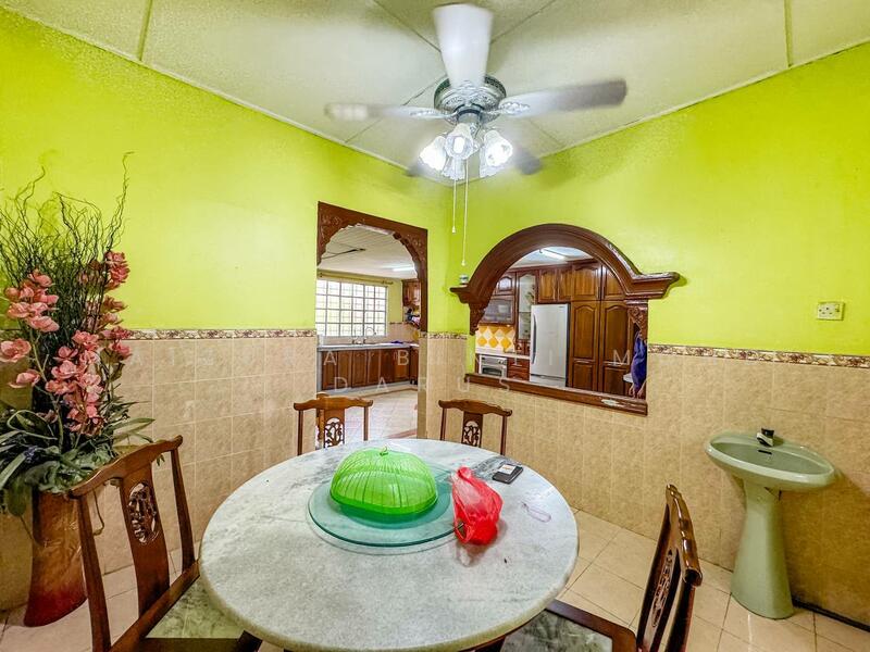 Rumah Teres 1 Tingkat untuk Dijual di Taman Panchor Jaya (Paroi) - Maizura binti Mohd Darus - Dining Room - PropertyGuru.com.my