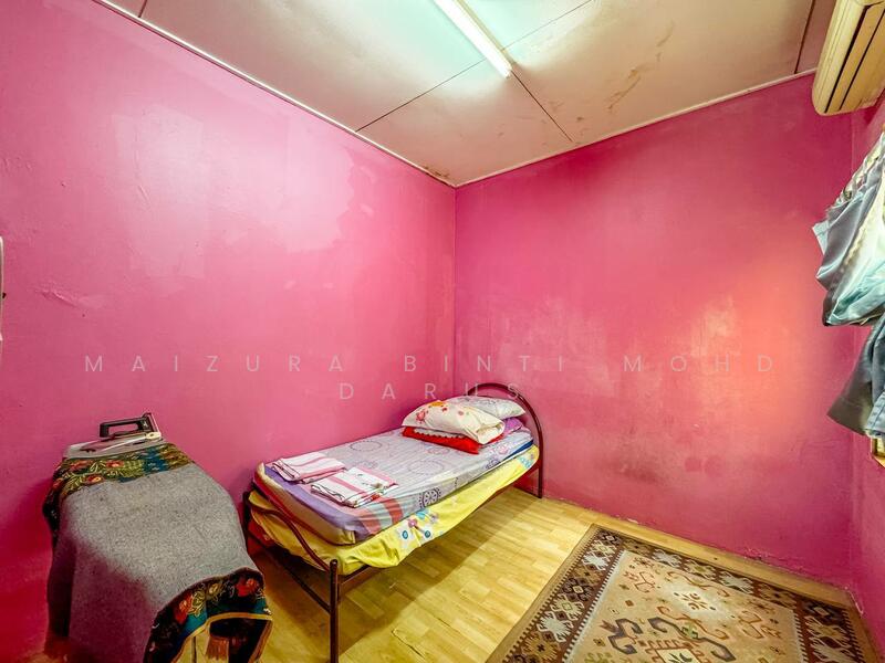 Rumah Teres 1 Tingkat untuk Dijual di Taman Panchor Jaya (Paroi) - Maizura binti Mohd Darus - Bedroom - PropertyGuru.com.my