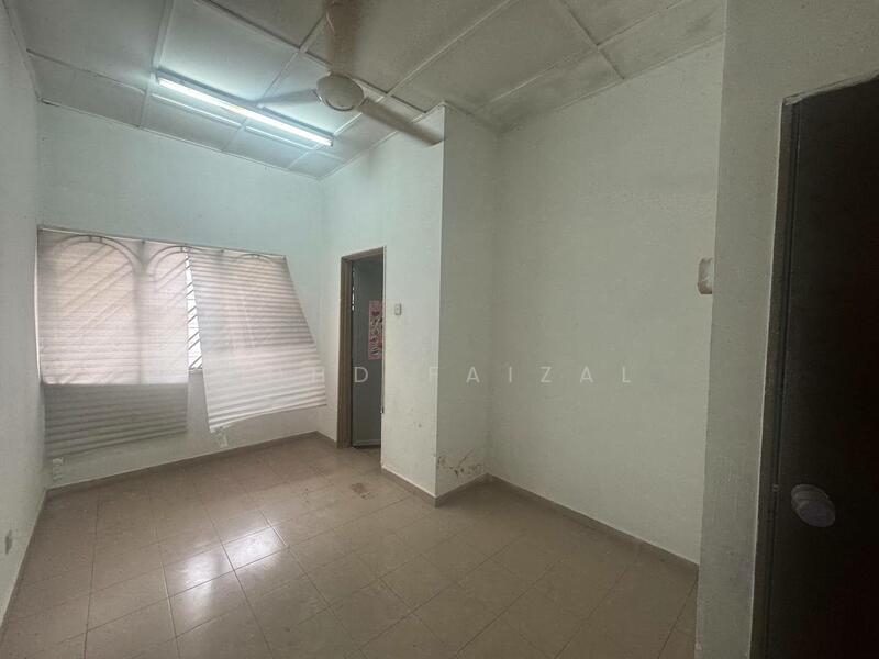 100% Loan Rumah Teres 2 Tingkat Taman Desa Serdang Seri Kembangan untuk Untuk Dijual - RM 420,000, Mac 2026 - Interior - PropertyGuru.com.my