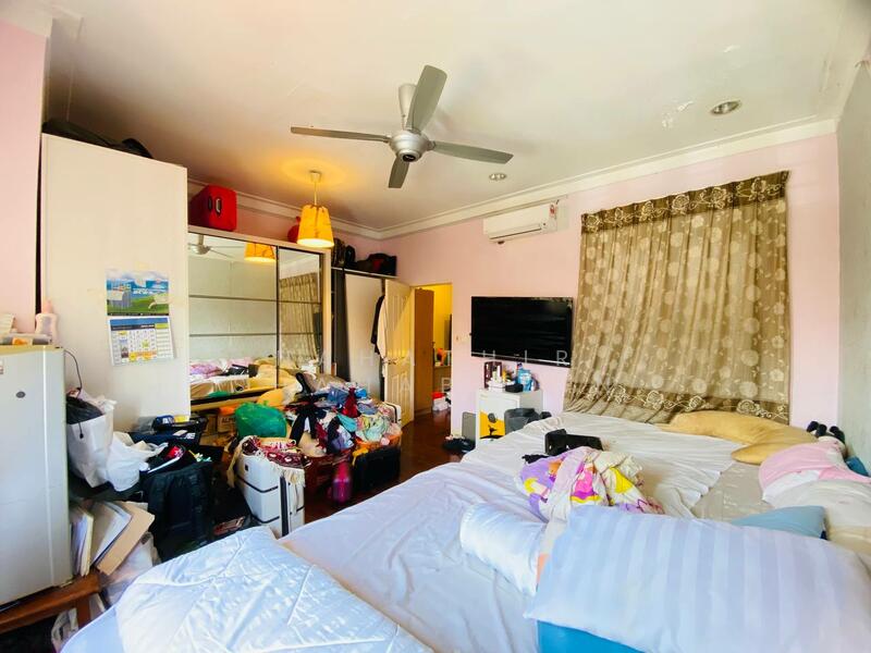 2-storey Terraced House for Sale in Bukit Jelutong (Shah Alam) - Nahathir Shahabudin - Bedroom - PropertyGuru.com.my