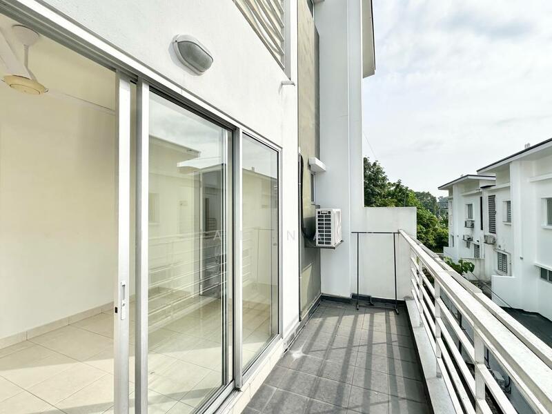 Bayu Heights untuk Untuk Dijual - RM 800,000, Feb 2026 - Balcony - PropertyGuru.com.my