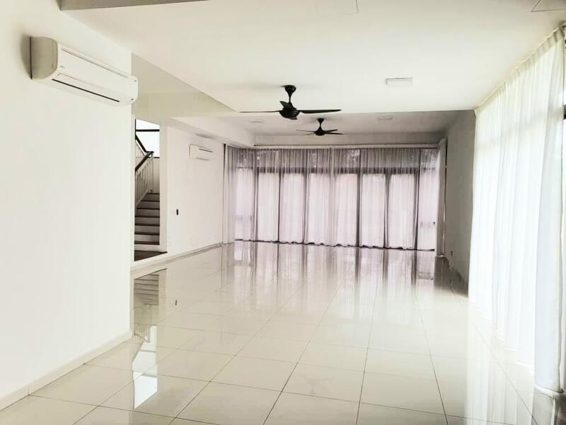 Zero-Lot Bungalow for Sale in Setia Ecohill (Semenyih) - Sum Yeong - Living Room - PropertyGuru.com.my
