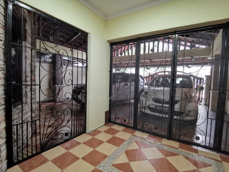 2-storey Terraced House for Sale in Shah Alam (Selangor) - Joseph Chan - Car Park - PropertyGuru.com.my
