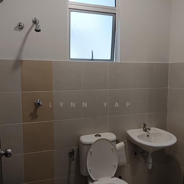 Maple 2 @ Bandar Hillpark untuk Untuk Disewa - RM 2,000 /bulan, Mac 2026 - Bathroom - PropertyGuru.com.my