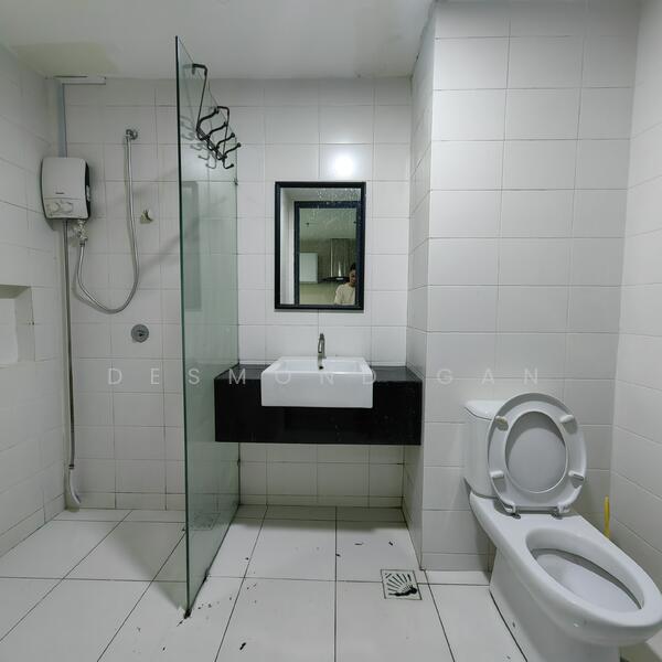 Servis Apartment untuk Disewa di Trefoil @ Setia City - Desmond Gan - Bathroom - PropertyGuru.com.my