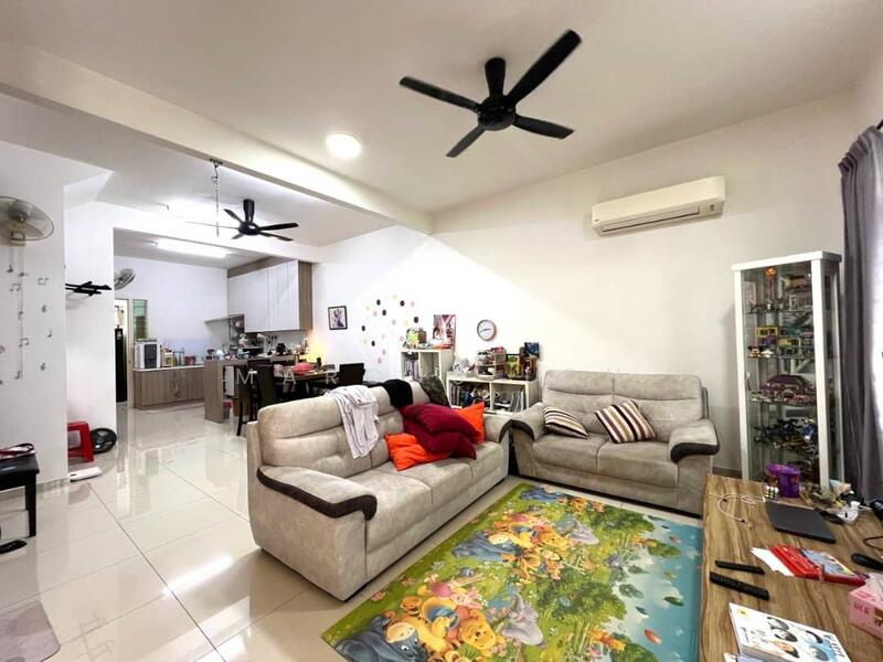 Rumah Teres 2 Tingkat untuk Dijual di Taman Desa Tebrau (Tebrau) - Marcus Loh - Living Room - PropertyGuru.com.my
