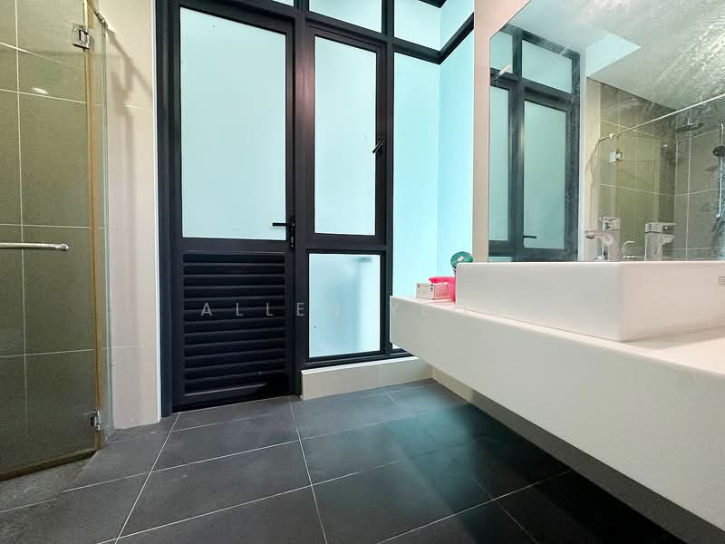 Condominium for Sale at The LIGHT COLLECTION II - Allen Yeoh - Bathroom - PropertyGuru.com.my