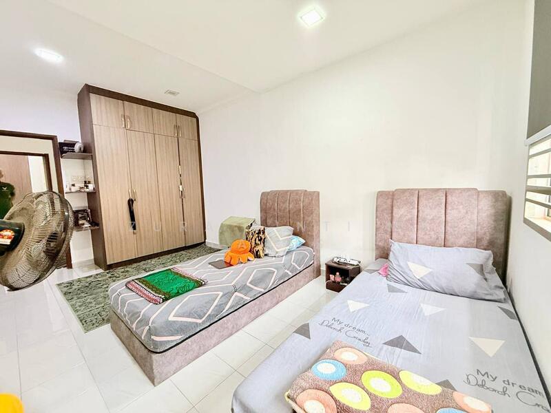 Rumah Teres untuk Dijual di Bandar Baru Senawang (Senawang) - Maizura binti Mohd Darus - Bedroom - PropertyGuru.com.my