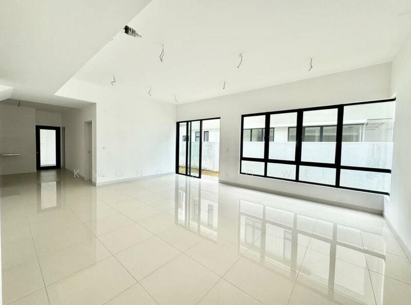 Mallow Lakepark Homes untuk Untuk Dijual - RM 1,070,000, Mac 2026 - Living Room - PropertyGuru.com.my