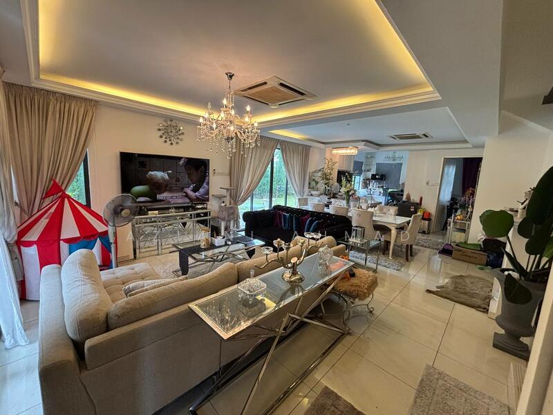 2-storey Terraced House for Sale in Diamond City (Semenyih) - Aziani Ahmad - Living Room - PropertyGuru.com.my