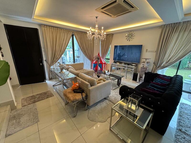 2-storey Terraced House for Sale in Diamond City (Semenyih) - Aziani Ahmad - Living Room - PropertyGuru.com.my