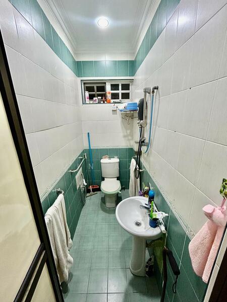 Taman Sri Gombak untuk Untuk Dijual - RM 450,000, Feb 2026 - Bathroom - PropertyGuru.com.my