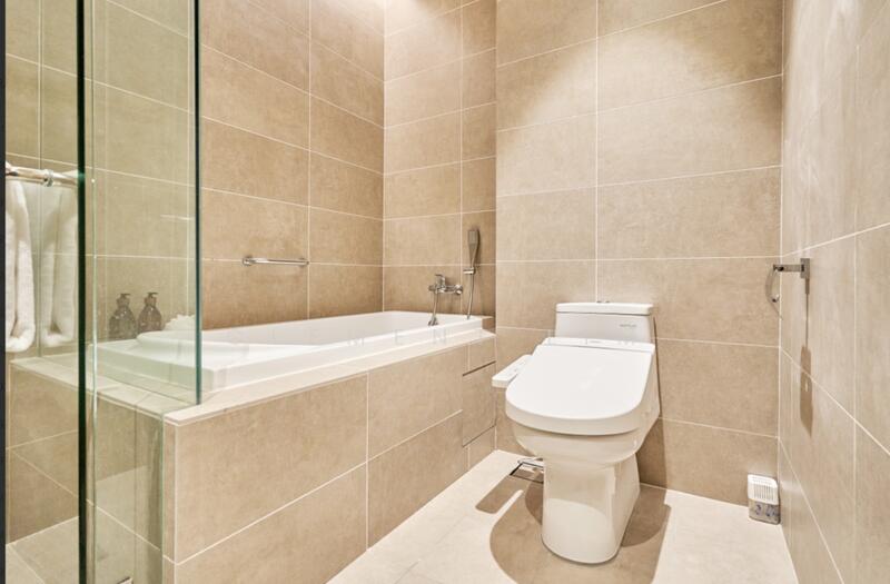 Mitsui Serviced Suites untuk Untuk Disewa - RM 3,899 /bulan, Apr 2026 - Bathroom - PropertyGuru.com.my