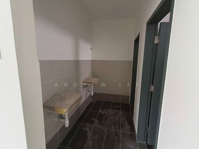 Shop / Office untuk Disewa di Bandar Baru Permas Jaya (Permas Jaya) - Andrew Lee - Bathroom - PropertyGuru.com.my
