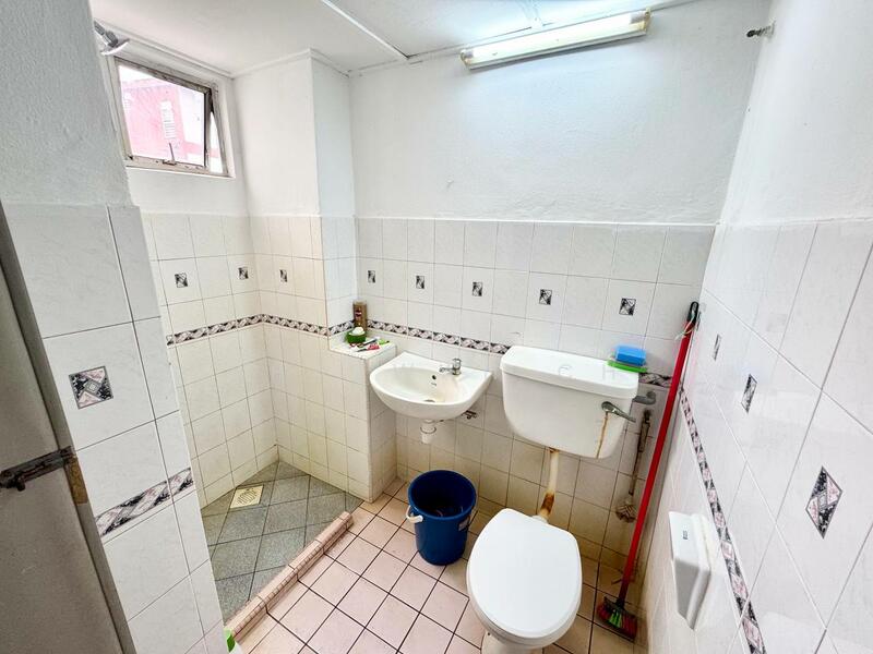 Pangsapuri untuk Dijual di Casa Venicia Apartment - Shazwan CH - Bathroom - PropertyGuru.com.my