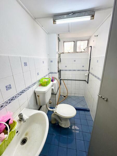 Pangsapuri untuk Dijual di Casa Venicia Apartment - Shazwan CH - Bathroom - PropertyGuru.com.my