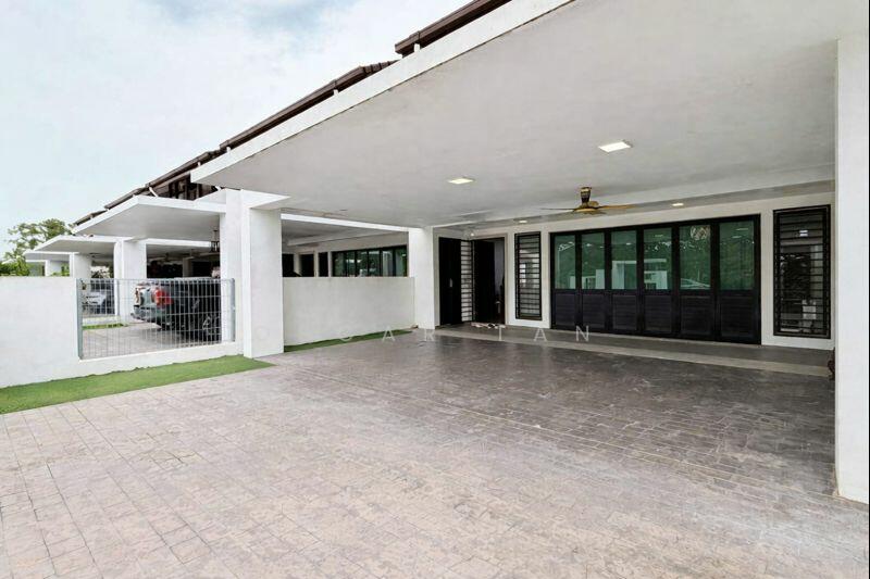 2-storey Terraced House for Sale in Shah Alam (Selangor) - Oscar Tan - Exterior - PropertyGuru.com.my
