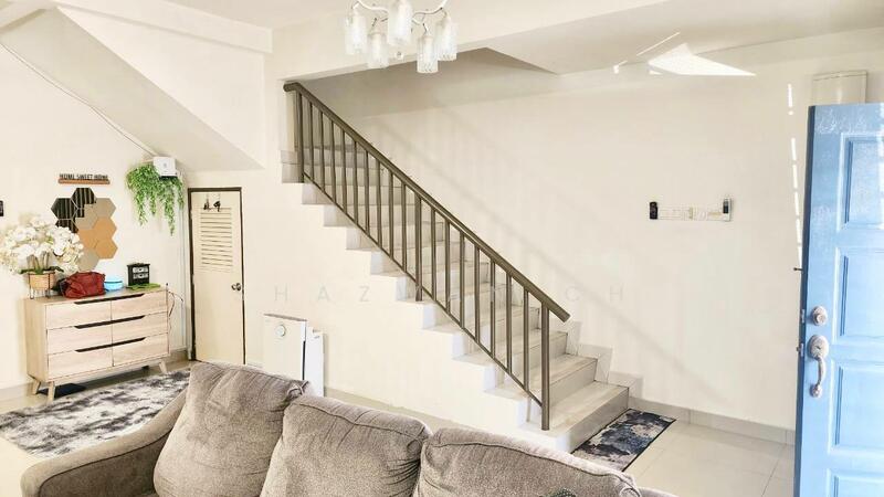 Double Storey Terrace Taman Saujana Rawang untuk Untuk Dijual - RM 480,000, Apr 2026 - Living Room - PropertyGuru.com.my