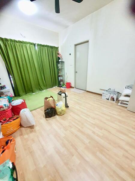 3-storey Terraced House for Sale in Rawang (Selangor) - Shazwan CH - Living Room - PropertyGuru.com.my