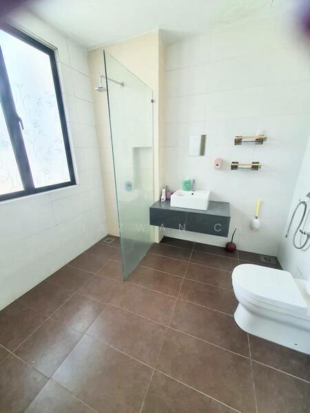 3-storey Terraced House for Sale in Rawang (Selangor) - Shazwan CH - Bathroom - PropertyGuru.com.my