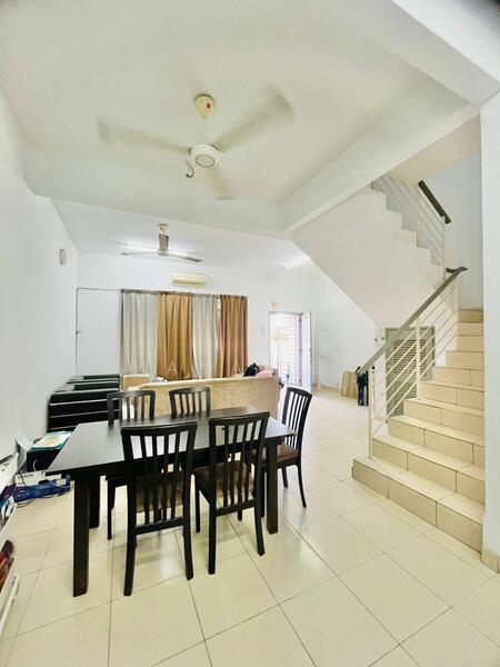 2-storey Terraced House for Sale in Shah Alam (Selangor) - Rohana Ishak - Living Room - PropertyGuru.com.my