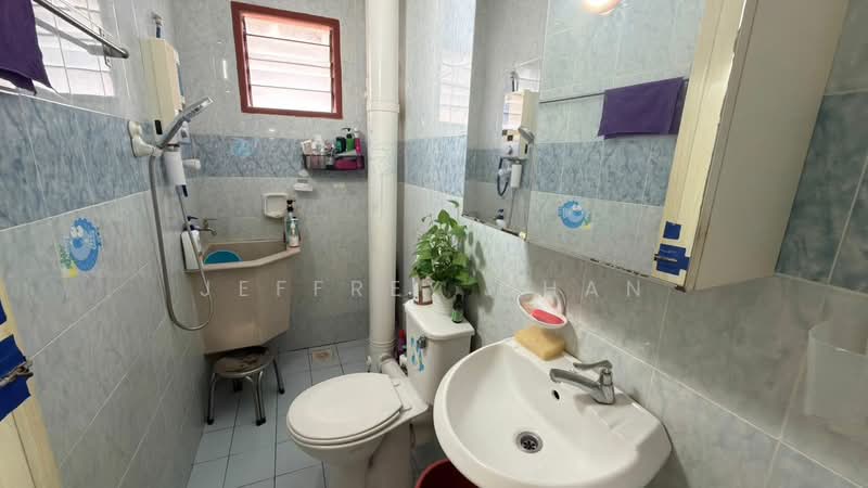 Kondominium untuk Dijual di Serina Bay - Jeffrey Chan - Bathroom - PropertyGuru.com.my
