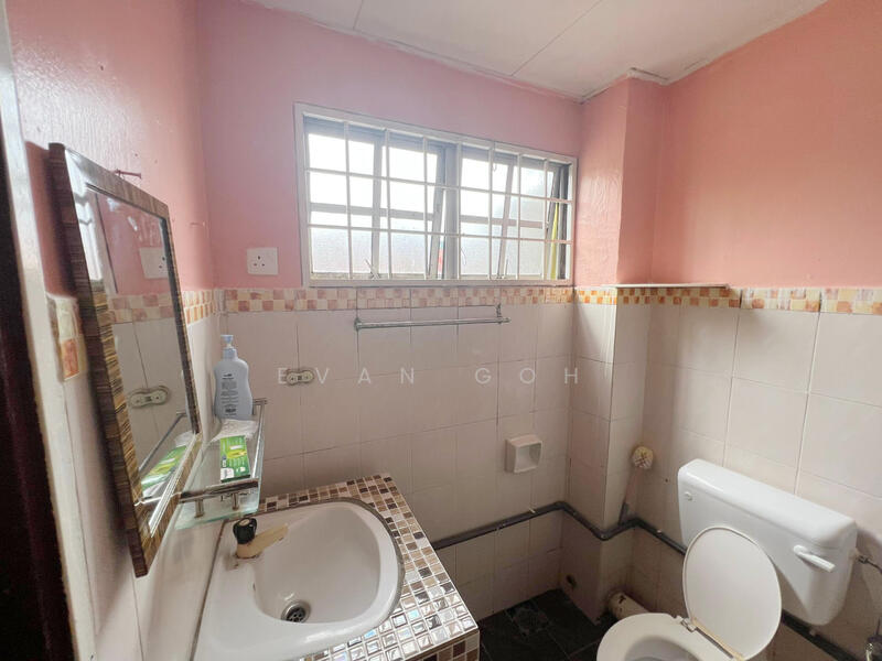 2-storey Terraced House for Sale in Saujana Puchong (Puchong) - Evan Goh - Bathroom - PropertyGuru.com.my