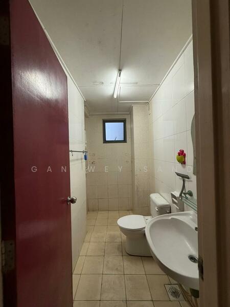 Service Residence for Rent at D'Alamanda - GAN WEY SAND - Bathroom - PropertyGuru.com.my