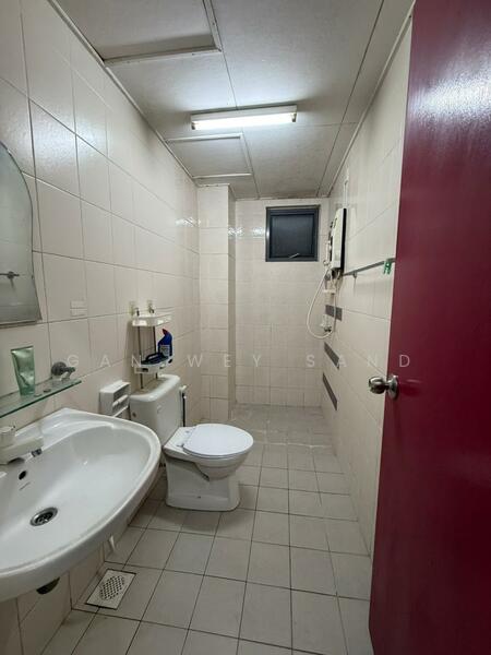 Service Residence for Rent at D'Alamanda - GAN WEY SAND - Bathroom - PropertyGuru.com.my