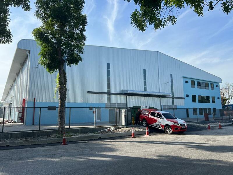 Pulau Indah Industrial Park Factory Warehouse untuk Untuk Disewa - RM 115,000 /bulan, Mac 2026 - Exterior - PropertyGuru.com.my