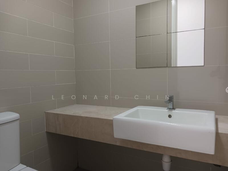 Kondominium untuk Dijual di Le Yuan Residence - Leonard Chin - Bathroom - PropertyGuru.com.my