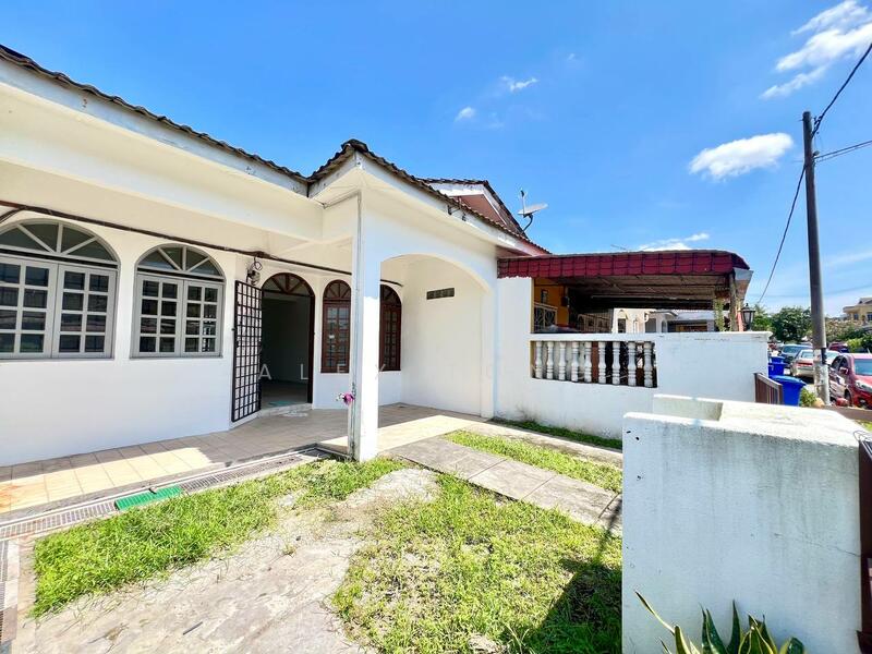 1-storey Terraced House for Sale in Taman Alam Megah (Shah Alam) - Alex Tong - Exterior - PropertyGuru.com.my
