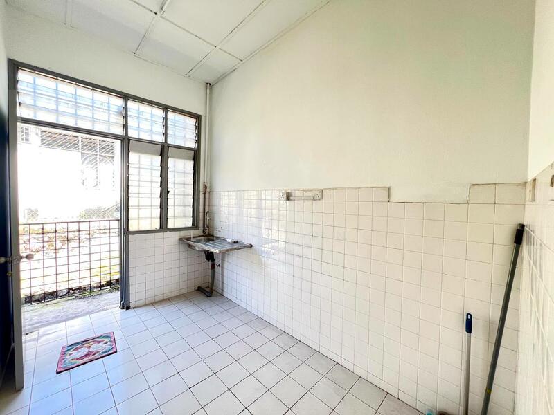 1-storey Terraced House for Sale in Taman Alam Megah (Shah Alam) - Alex Tong - Kitchen - PropertyGuru.com.my