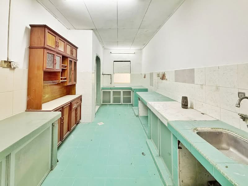 1-storey Terraced House for Sale in Taman Alam Megah (Shah Alam) - Alex Tong - Kitchen - PropertyGuru.com.my
