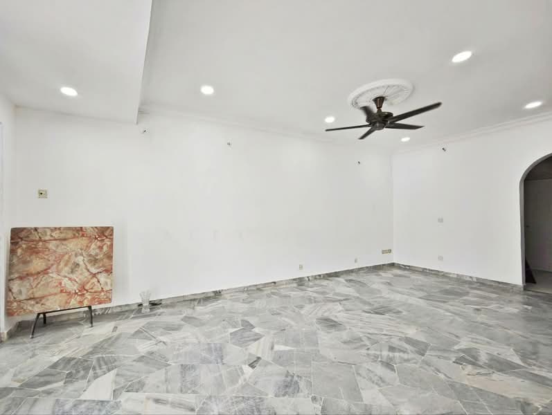 1-storey Terraced House for Sale in Taman Alam Megah (Shah Alam) - Alex Tong - Living Room - PropertyGuru.com.my