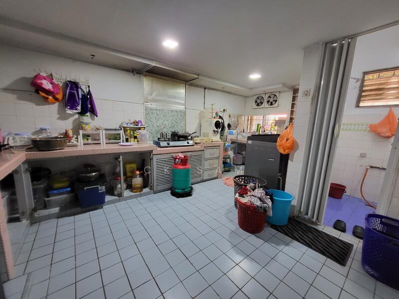 2-storey Terraced House for Sale in Bandar Country Homes (Rawang) - CK Sam - Kitchen - PropertyGuru.com.my