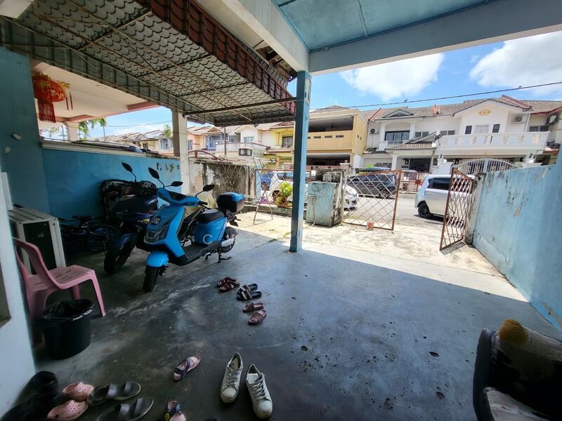 2-storey Terraced House for Sale in Bandar Country Homes (Rawang) - CK Sam - Exterior - PropertyGuru.com.my